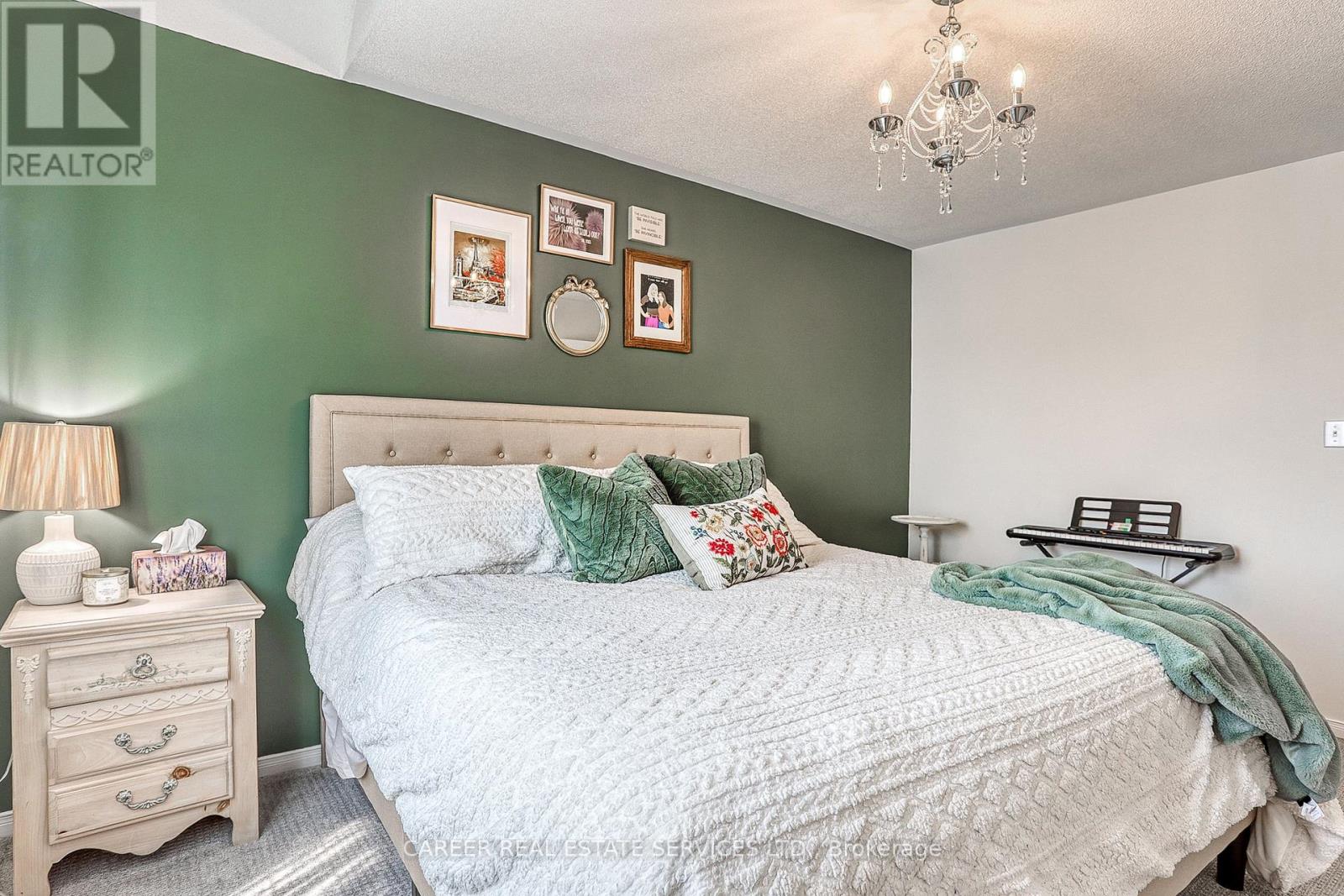 Photo 32 of 1091 Trail Valley Drive, Oshawa ON