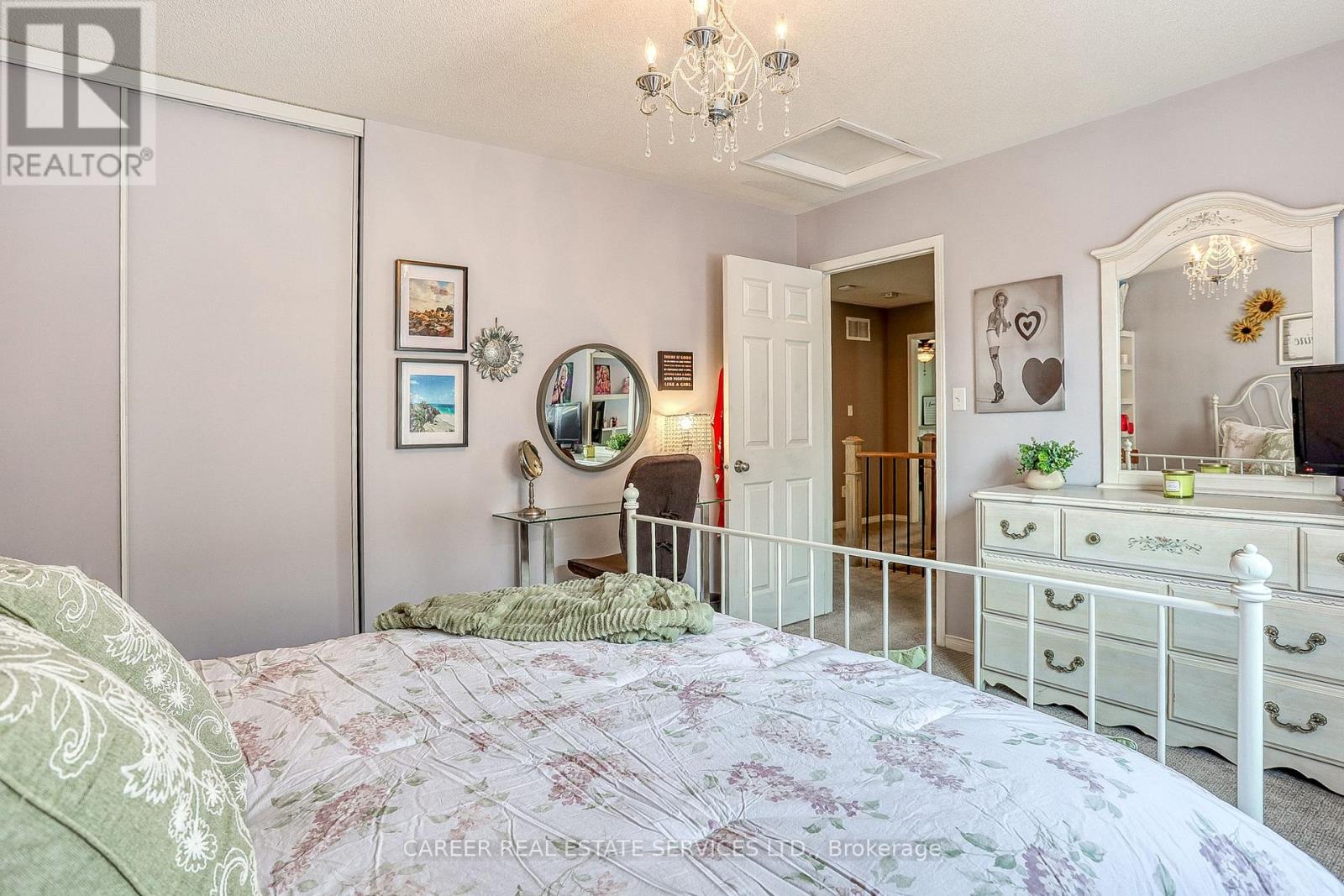 Photo 43 of 1091 Trail Valley Drive, Oshawa ON