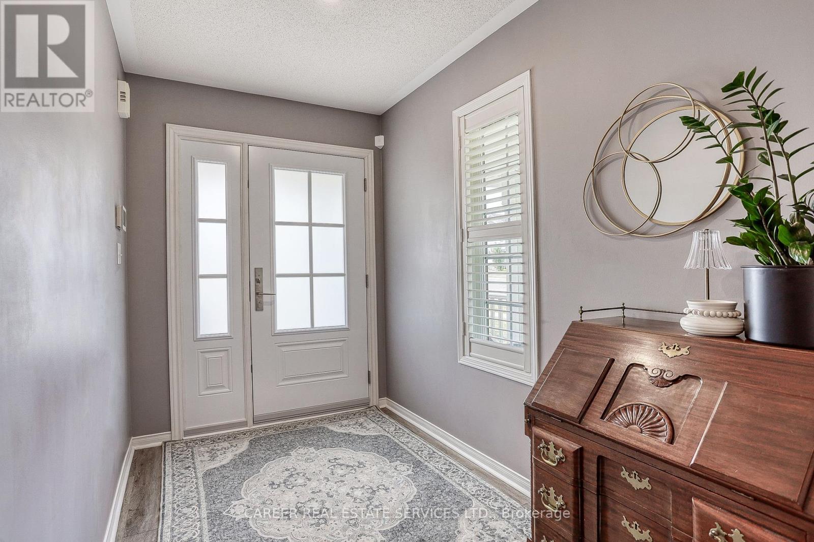 Photo 29 of 1091 Trail Valley Drive, Oshawa ON