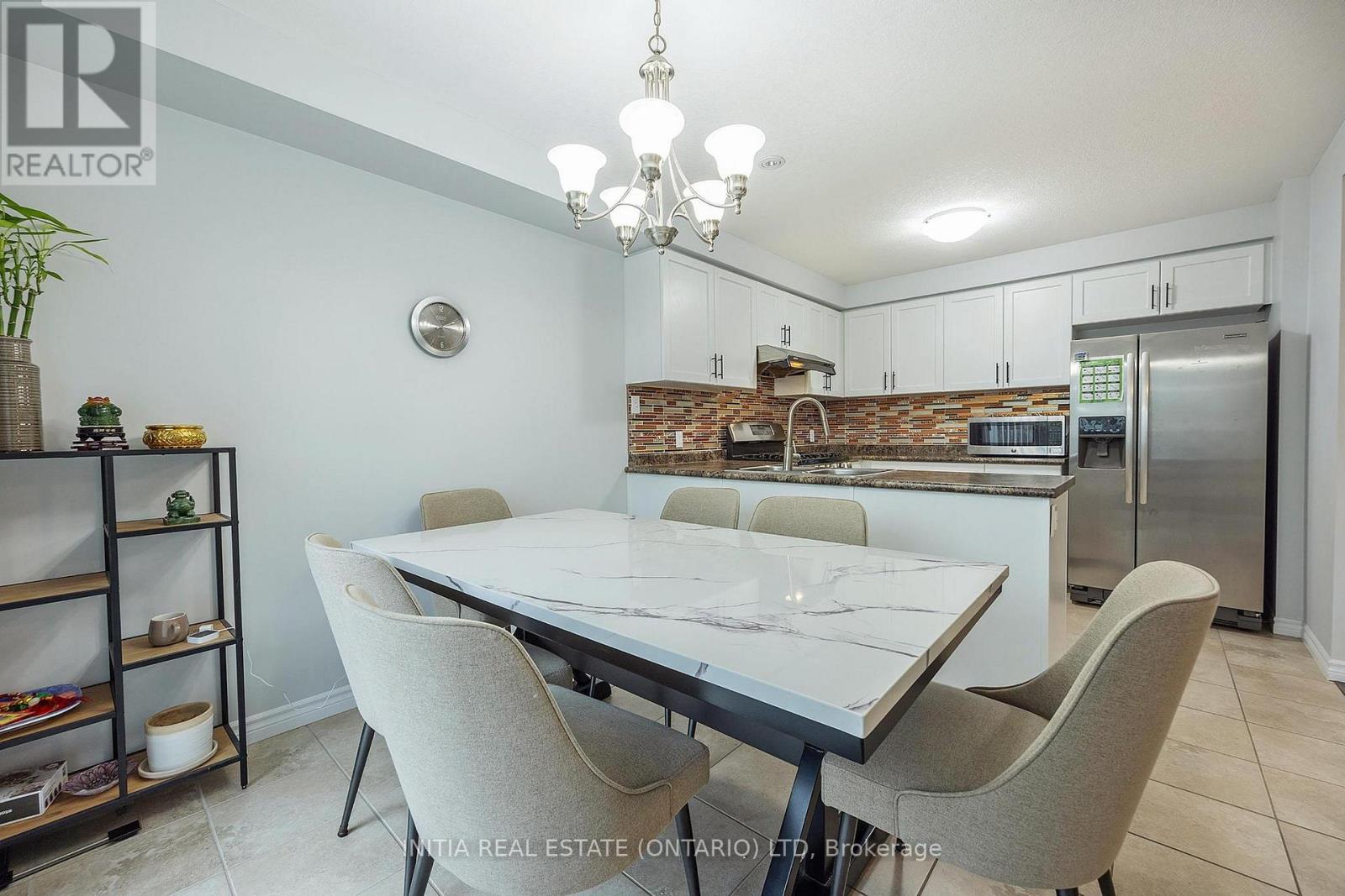 Photo 3 of 2711 Foxbend Link, London North ON