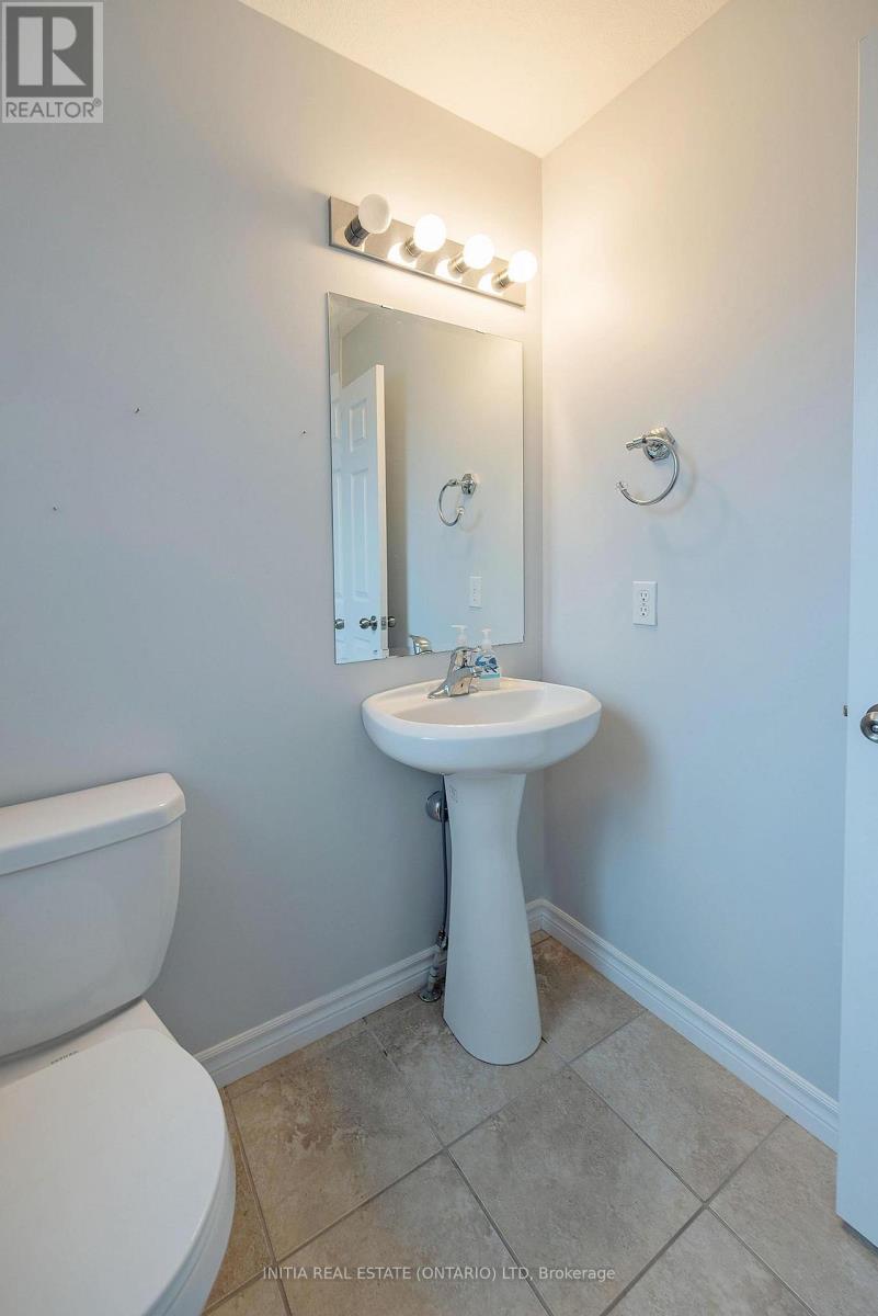 Photo 38 of 2711 Foxbend Link, London North ON
