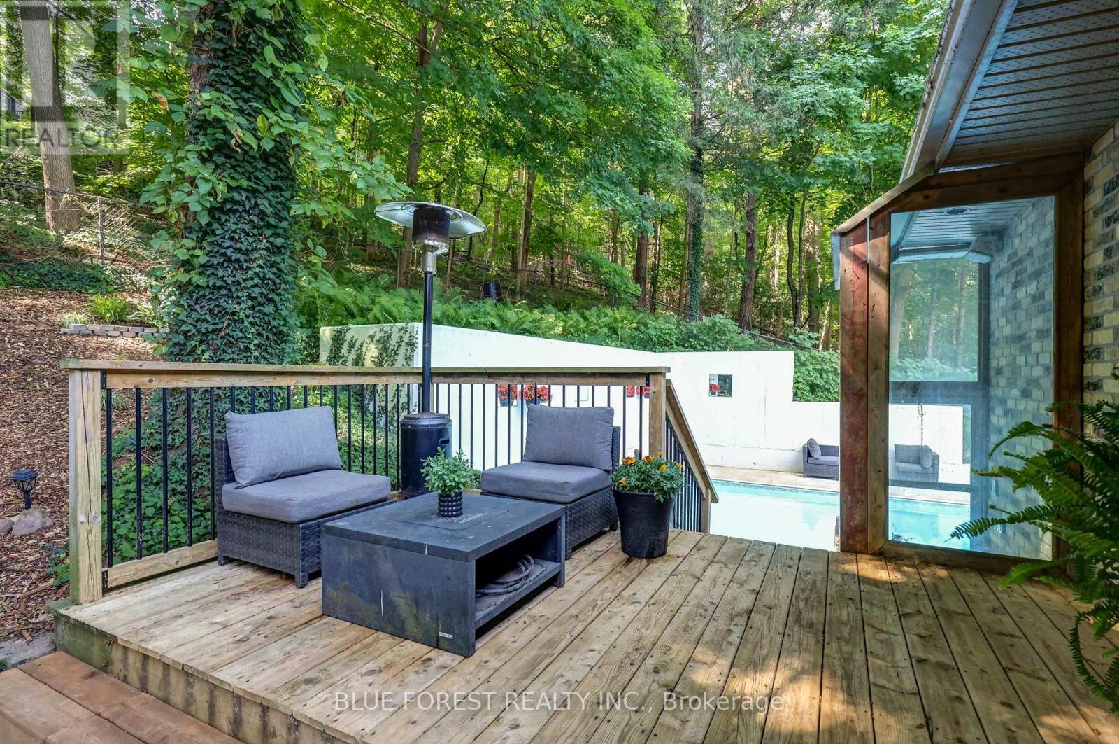 Photo 38 of 800 Springbank Drive, London South ON