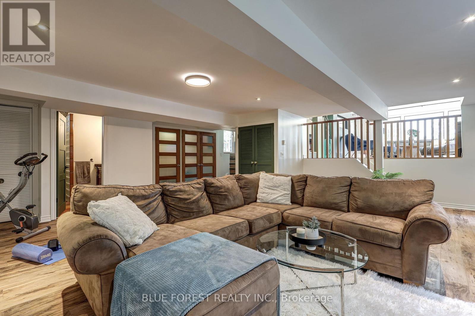 Photo 15 of 800 Springbank Drive, London South ON