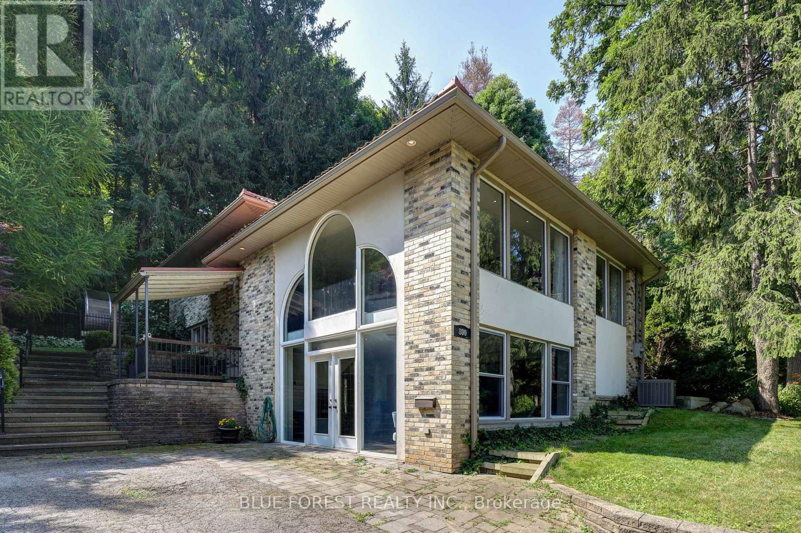 Photo 30 of 800 Springbank Drive, London South ON