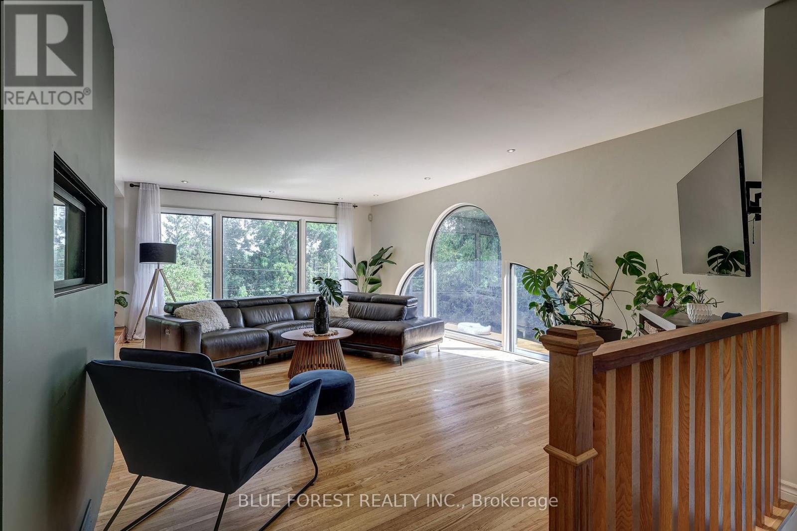 Photo 13 of 800 Springbank Drive, London South ON