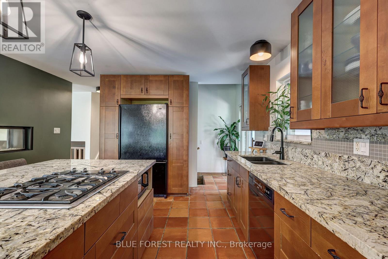 Photo 14 of 800 Springbank Drive, London South ON