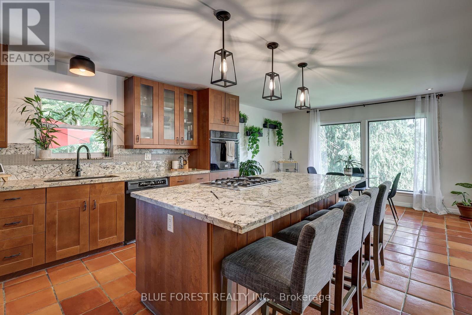 Photo 36 of 800 Springbank Drive, London South ON