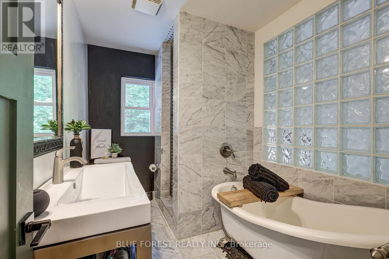 Photo 45 of 800 Springbank Drive, London South ON