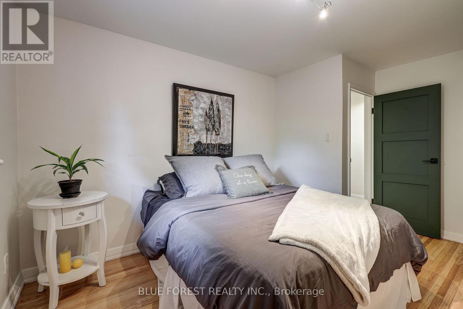 Photo 29 of 800 Springbank Drive, London South ON