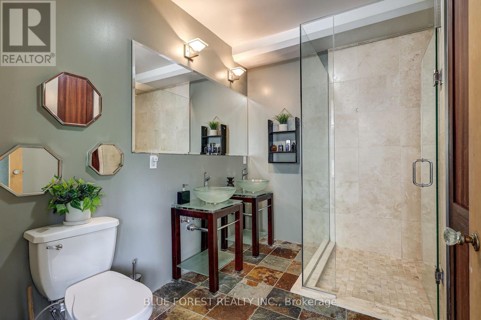 Photo 32 of 800 Springbank Drive, London South ON