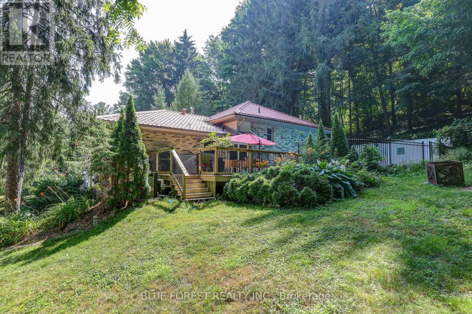 Photo 8 of 800 Springbank Drive, London South ON