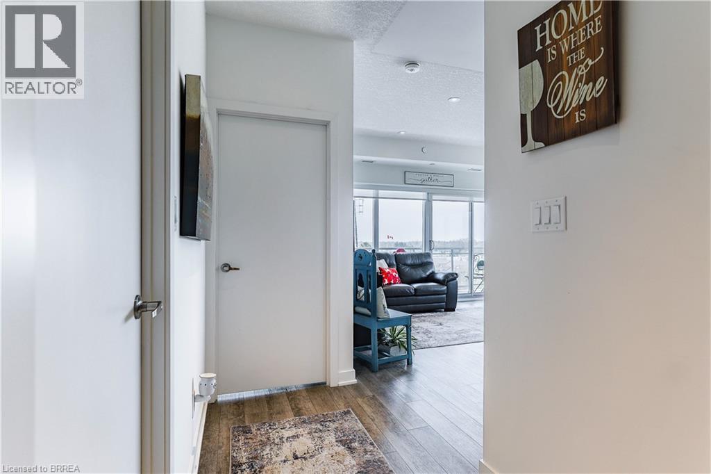 Photo 9 of 16 Markle Crescent Unit 517, Ancaster ON