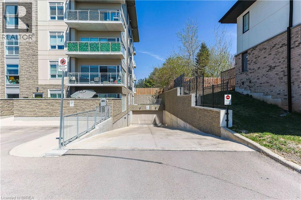 Photo 38 of 16 Markle Crescent Unit 517, Ancaster ON