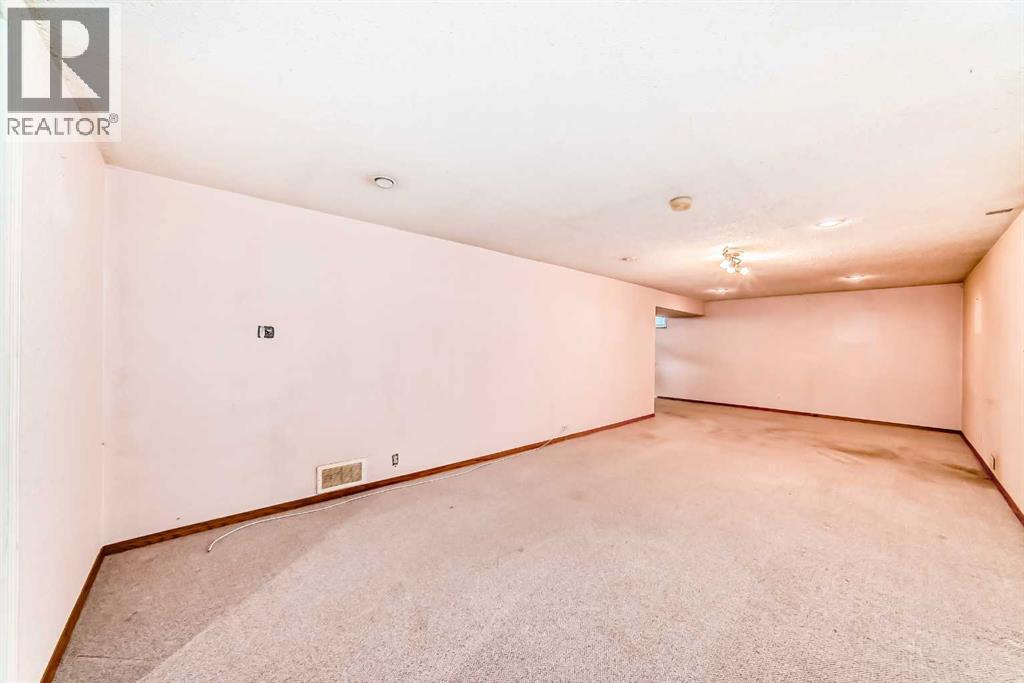 Single Family House Bungalow for Sale in  Fyffe Road SE Fairview Calgary 