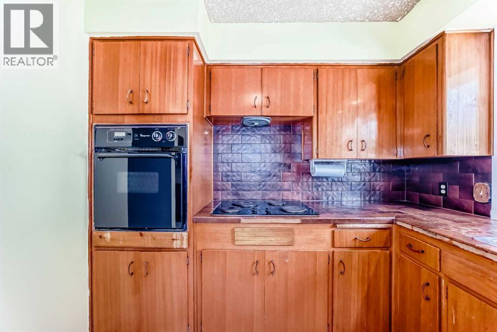 Single Family House Bungalow for Sale in  Fyffe Road SE Fairview Calgary 