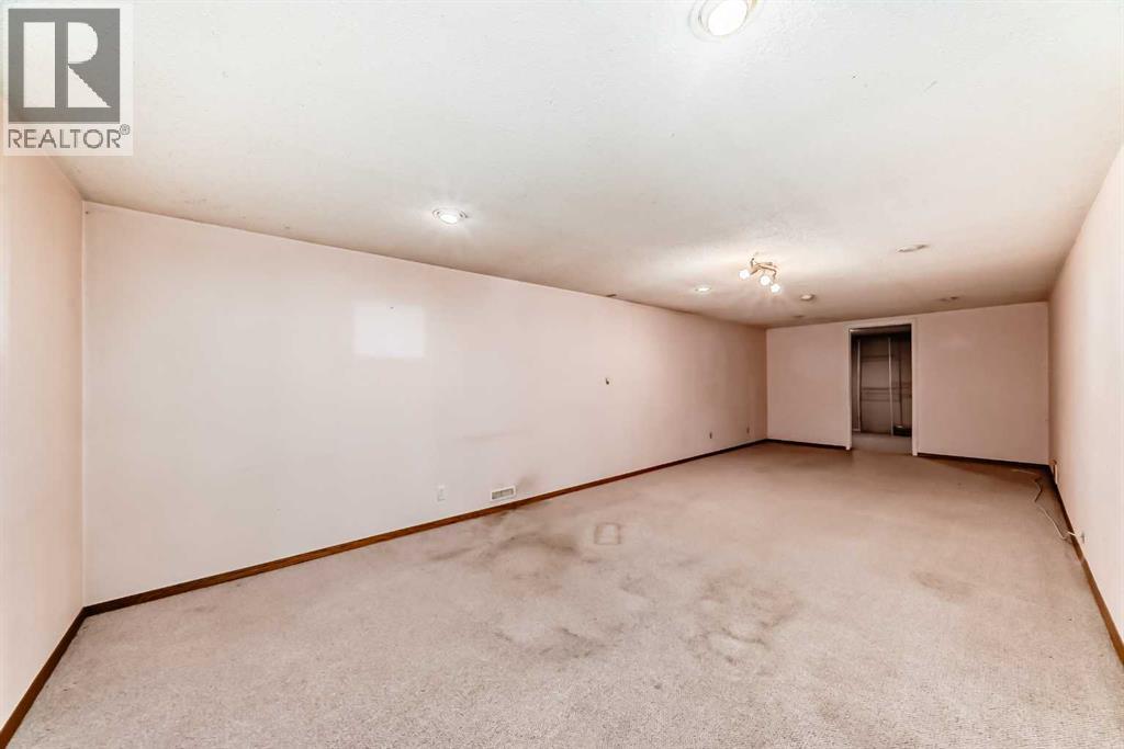 Single Family House Bungalow for Sale in  Fyffe Road SE Fairview Calgary 