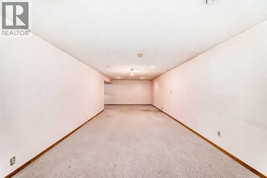 Single Family House Bungalow for Sale in  Fyffe Road SE Fairview Calgary 