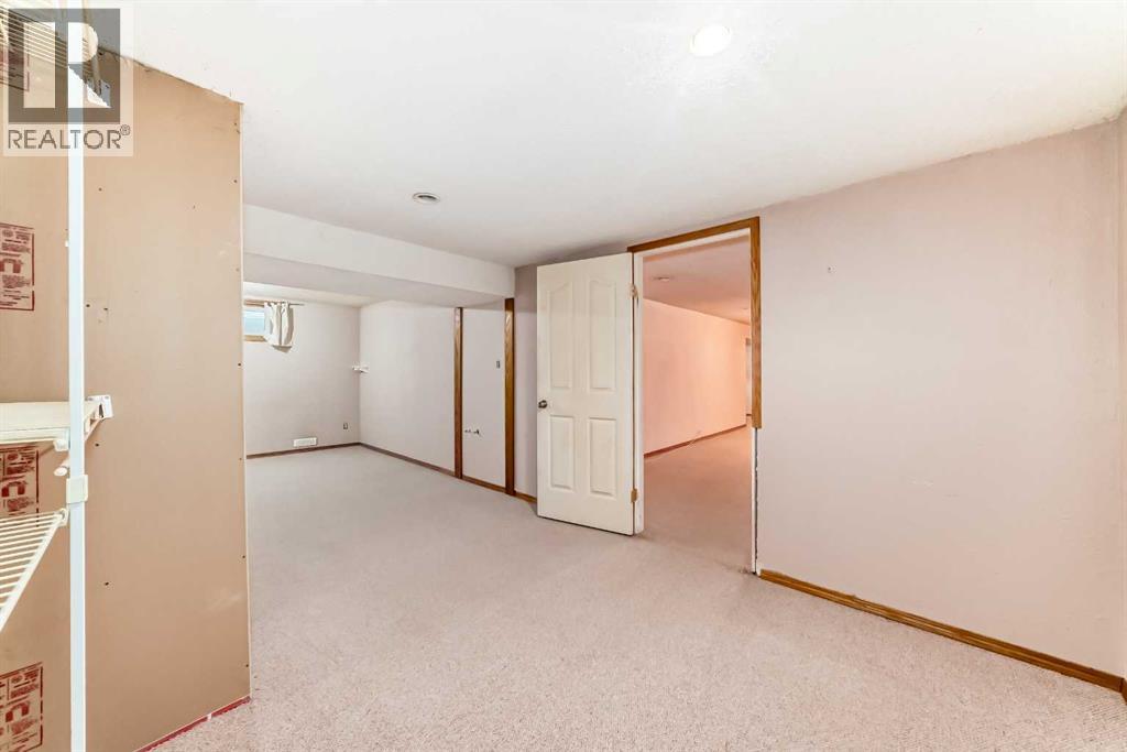 Single Family House Bungalow for Sale in  Fyffe Road SE Fairview Calgary 
