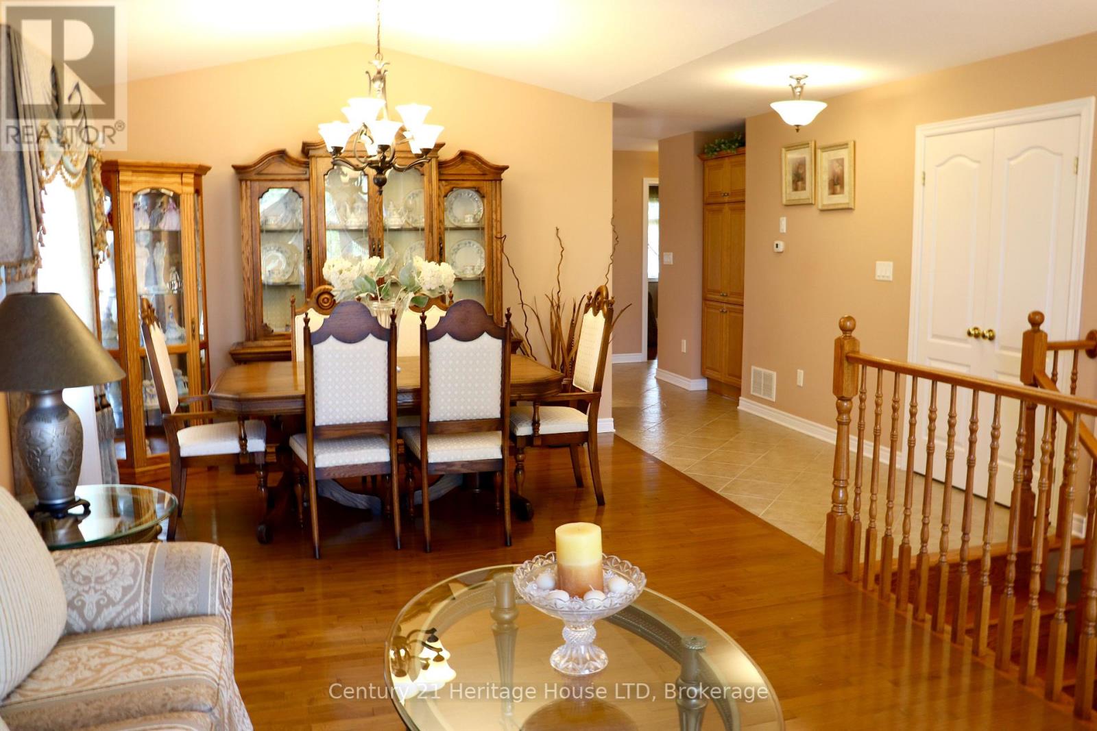 Photo 3 of 8292 Feren Drive S, Niagara Falls ON
