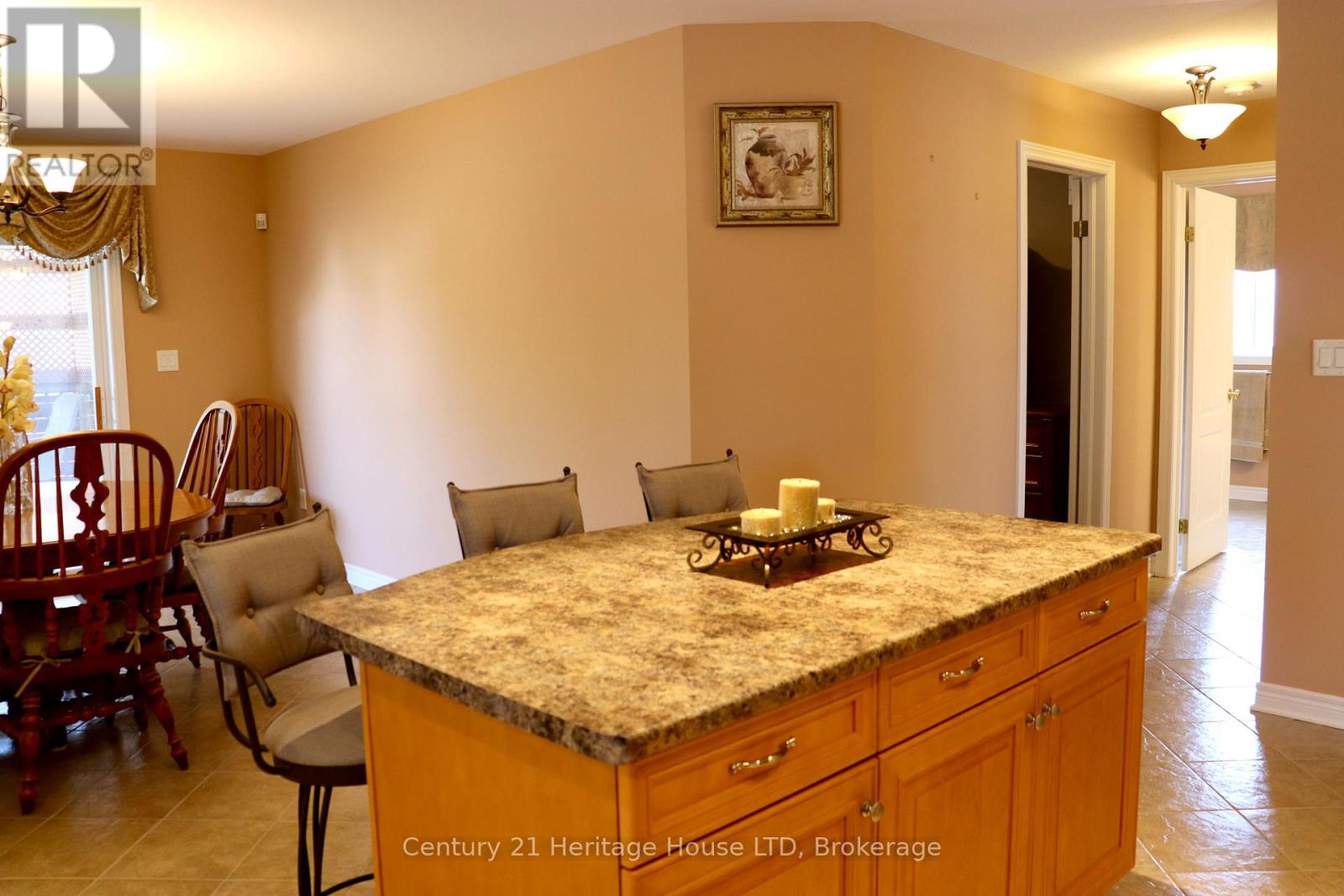 Photo 14 of 8292 Feren Drive S, Niagara Falls ON
