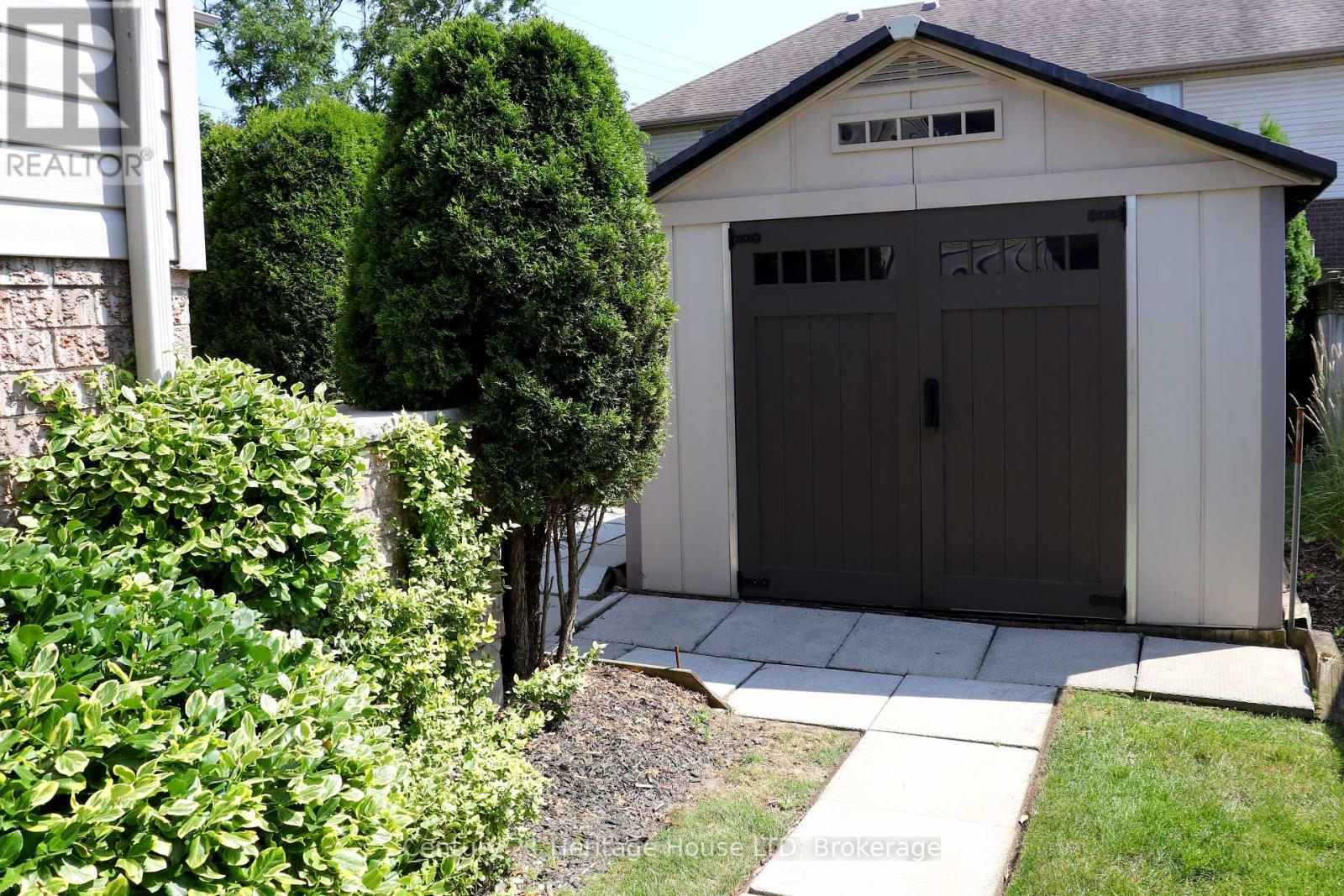 Photo 1 of 8292 Feren Drive S, Niagara Falls ON