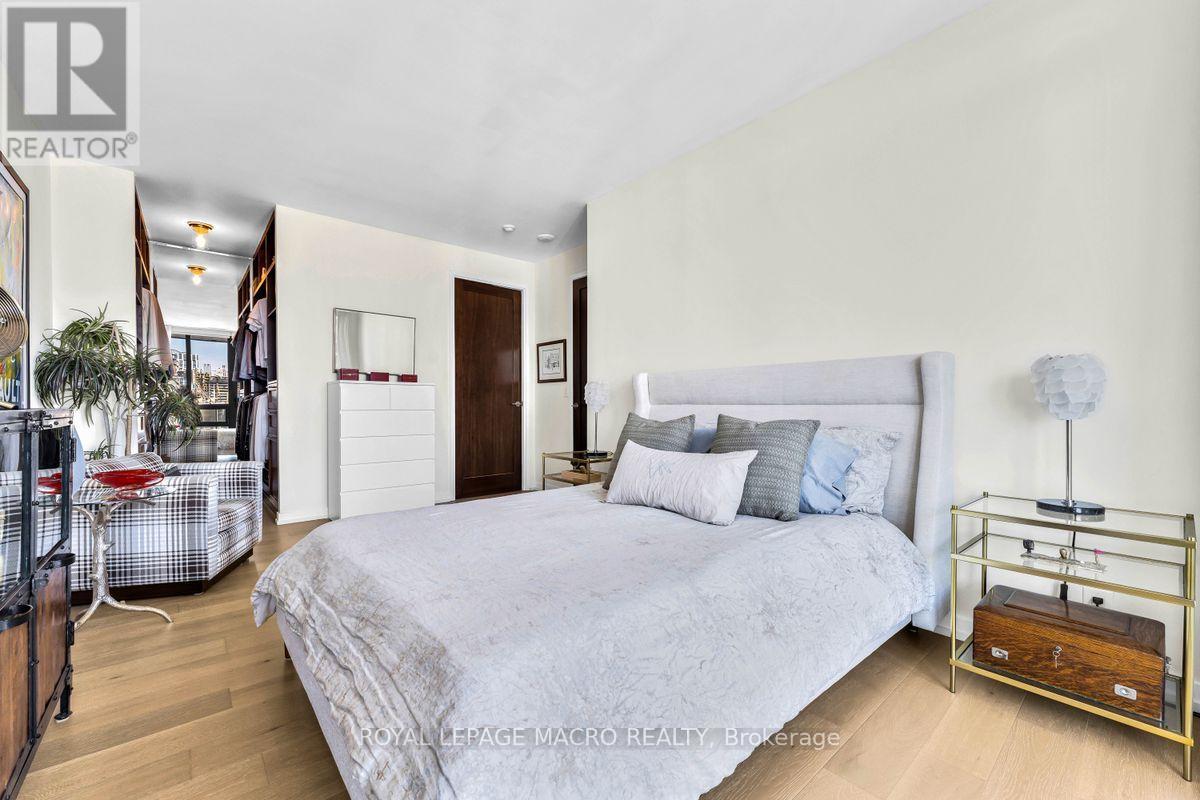 Photo 10 of 4302 33 Lombard Street, Toronto ON