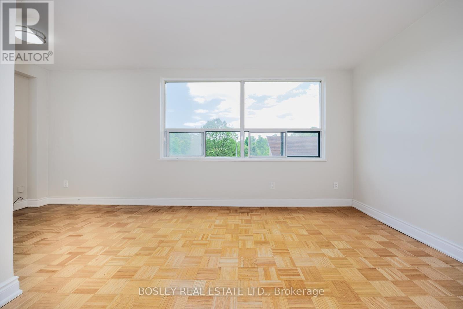 Photo 3 of 310 85 Lawton Boulevard, Toronto ON