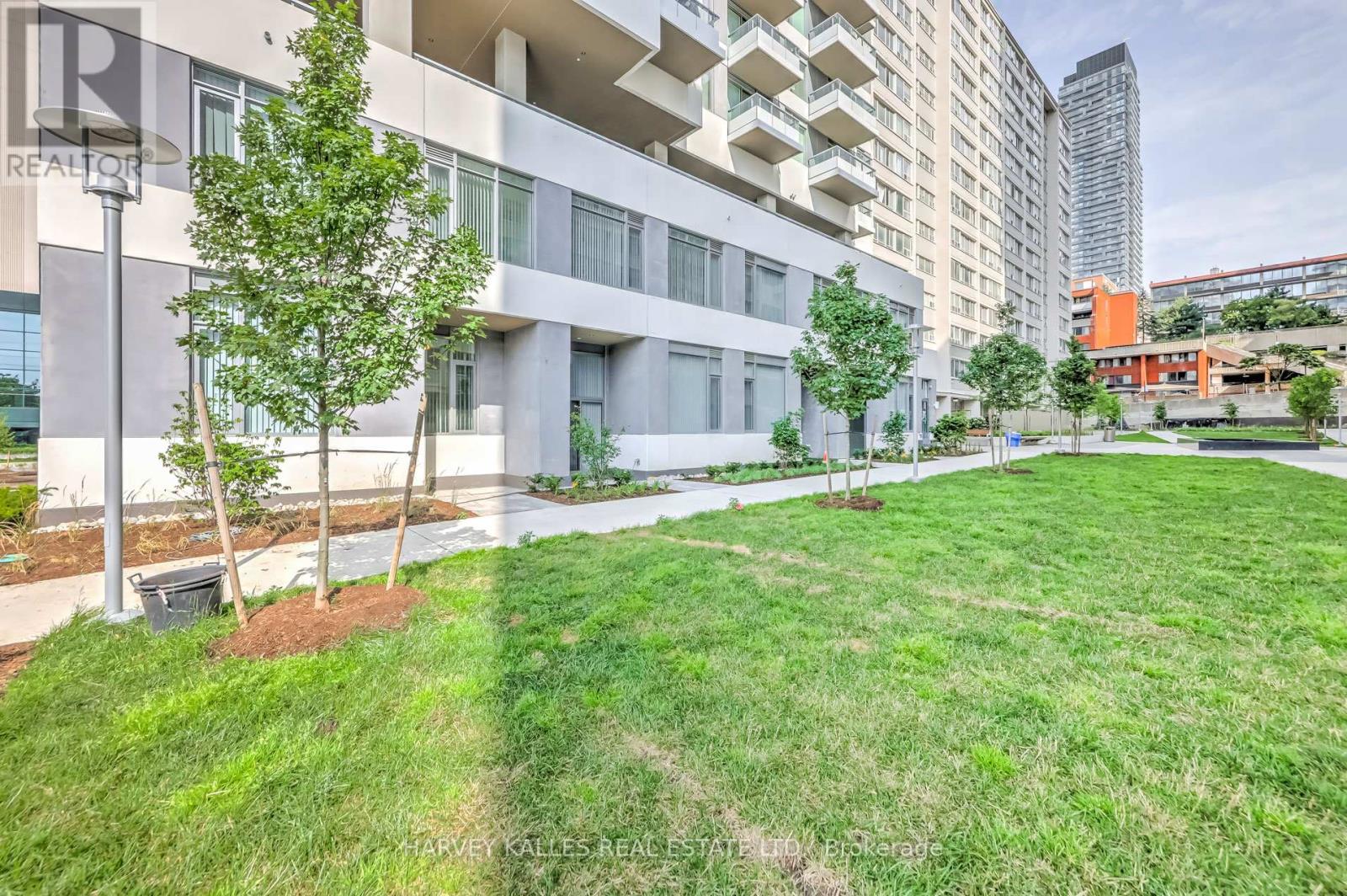 Photo 18 of Th 104 25 Holly Street, Toronto ON