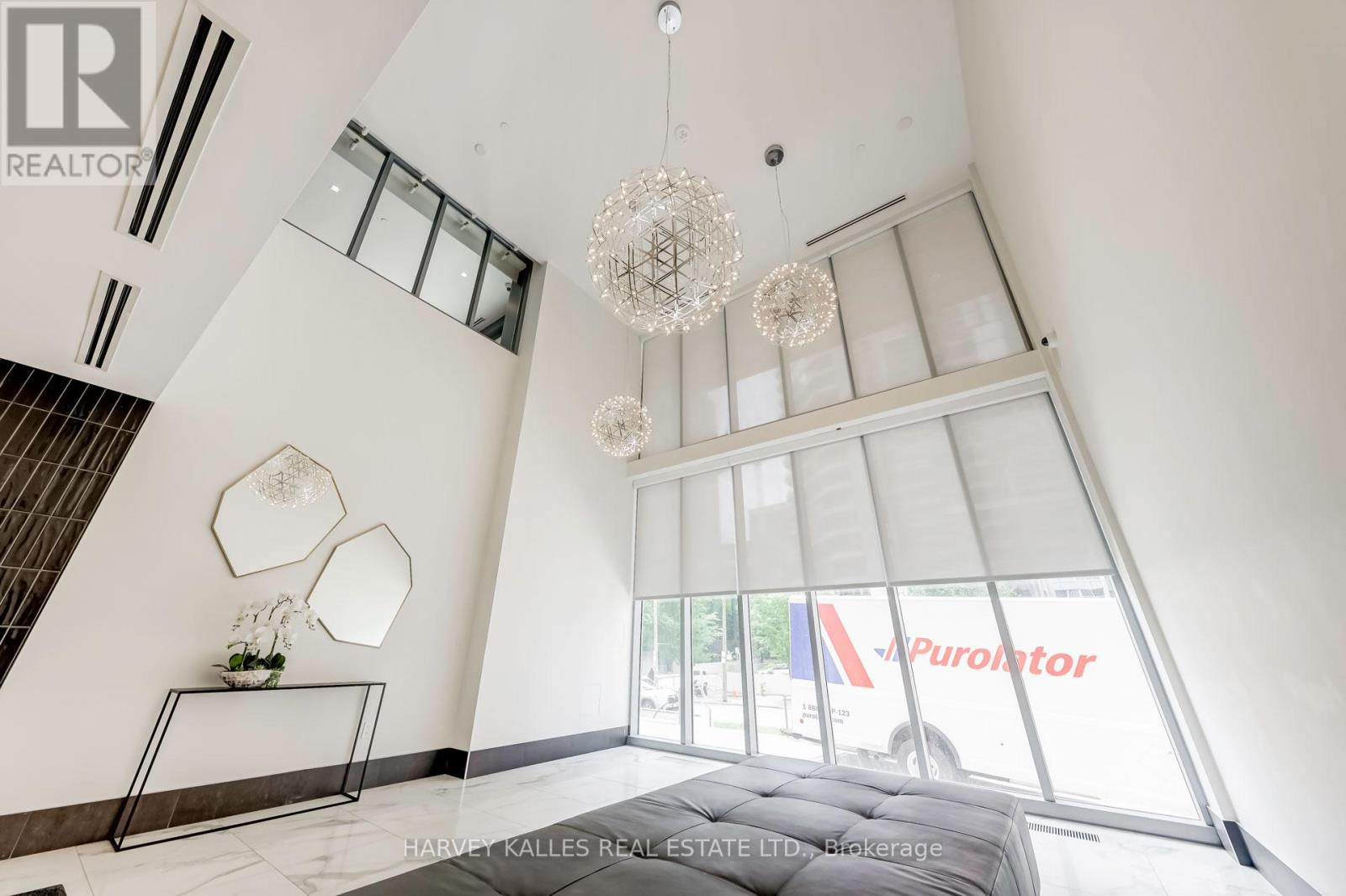 Photo 8 of Th 104 25 Holly Street, Toronto ON