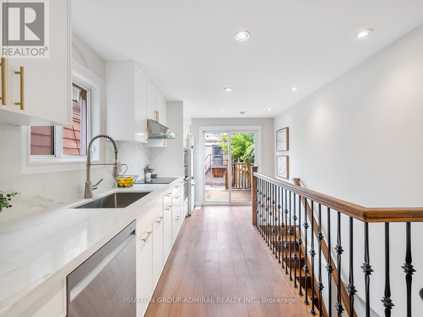Photo 14 of 398 Crawford Street, Toronto ON
