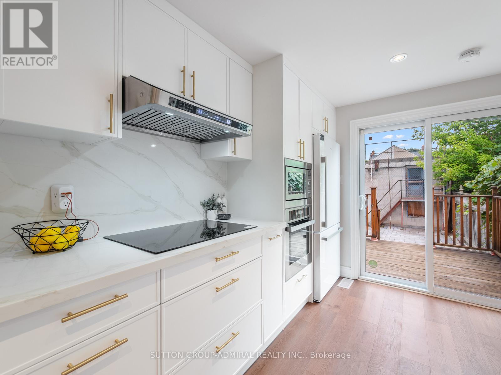 Photo 15 of 398 Crawford Street, Toronto ON