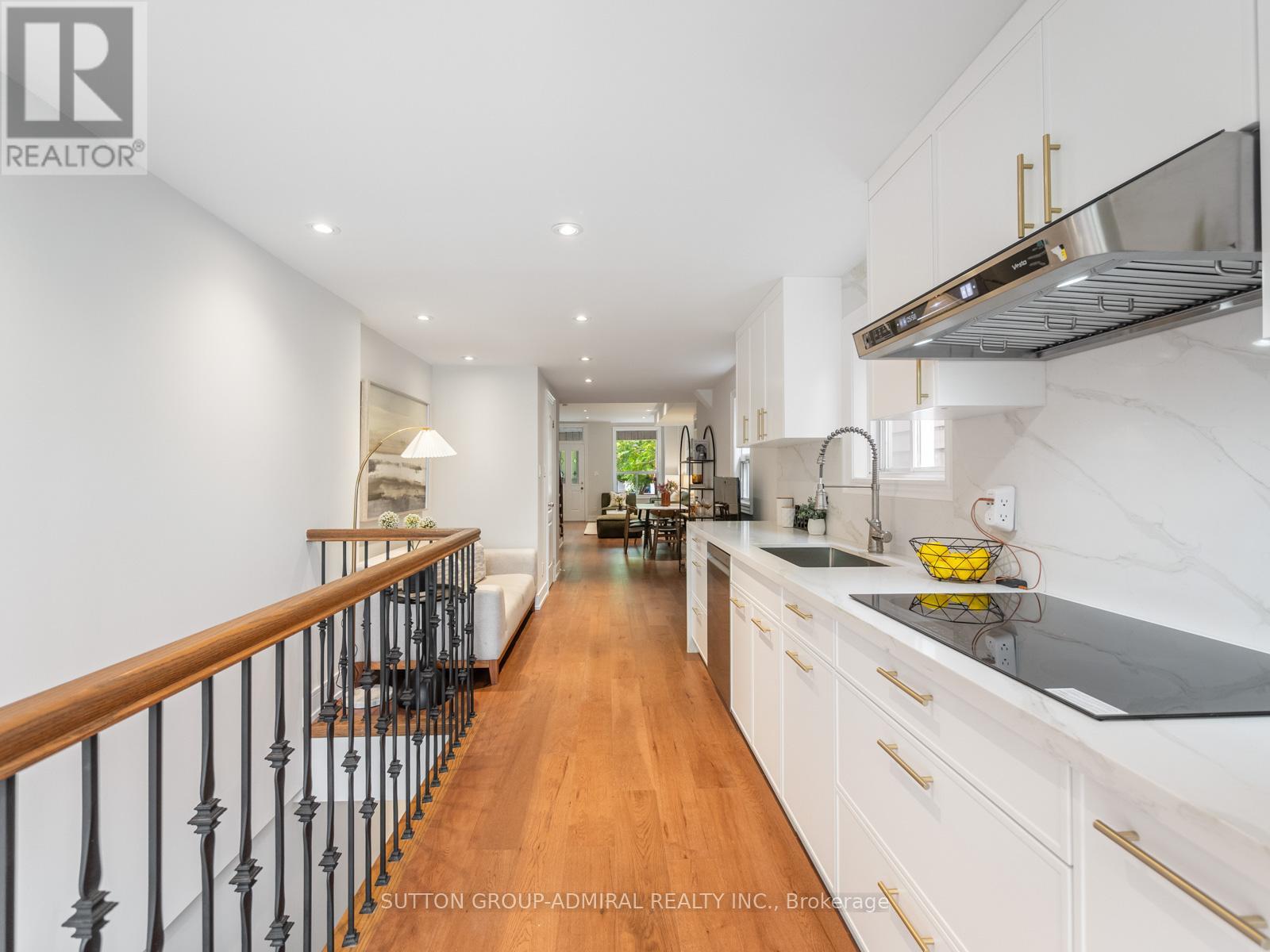 Photo 16 of 398 Crawford Street, Toronto ON