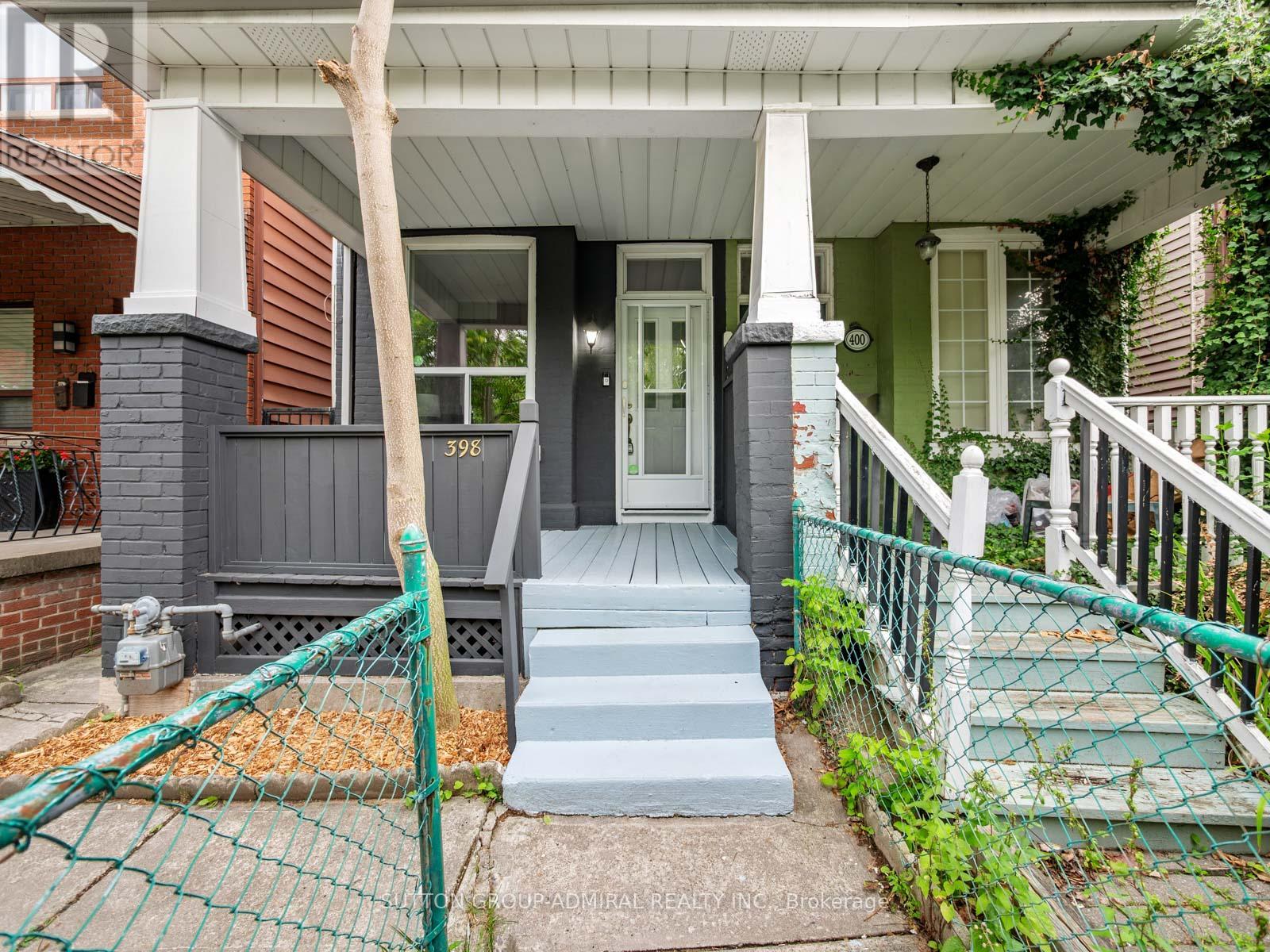 Photo 2 of 398 Crawford Street, Toronto ON