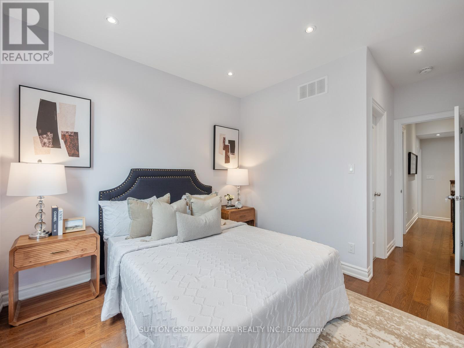 Photo 20 of 398 Crawford Street, Toronto ON
