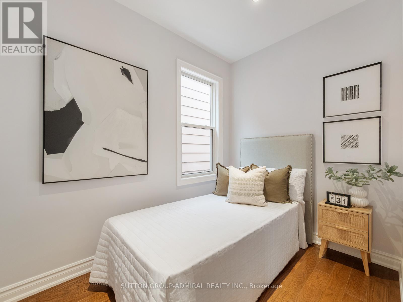 Photo 22 of 398 Crawford Street, Toronto ON
