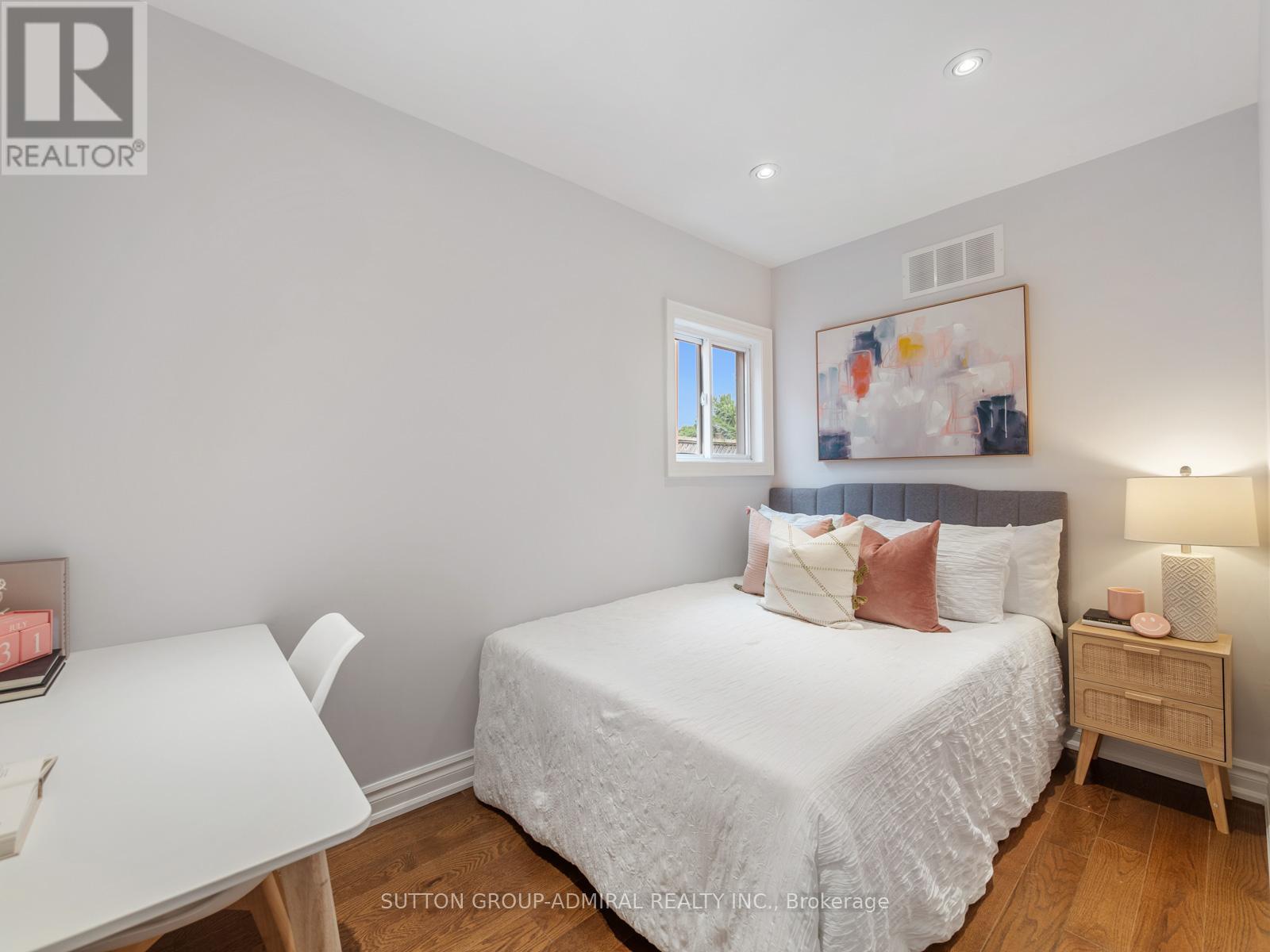 Photo 24 of 398 Crawford Street, Toronto ON