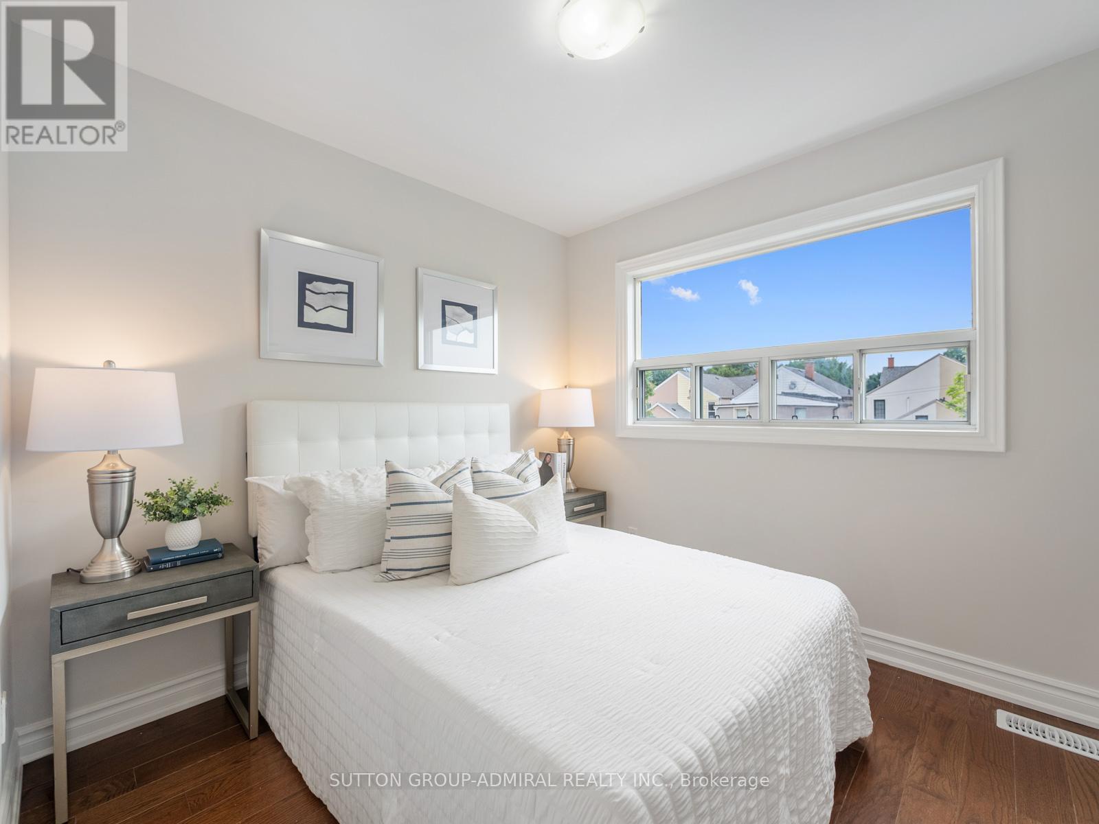 Photo 27 of 398 Crawford Street, Toronto ON
