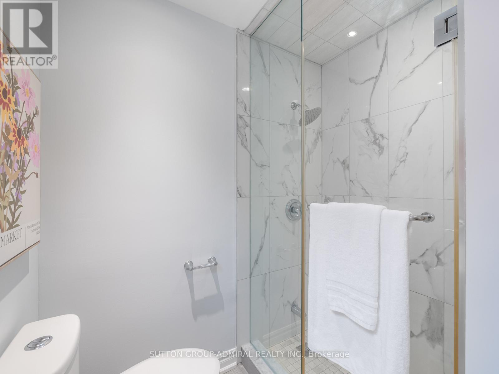 Photo 31 of 398 Crawford Street, Toronto ON