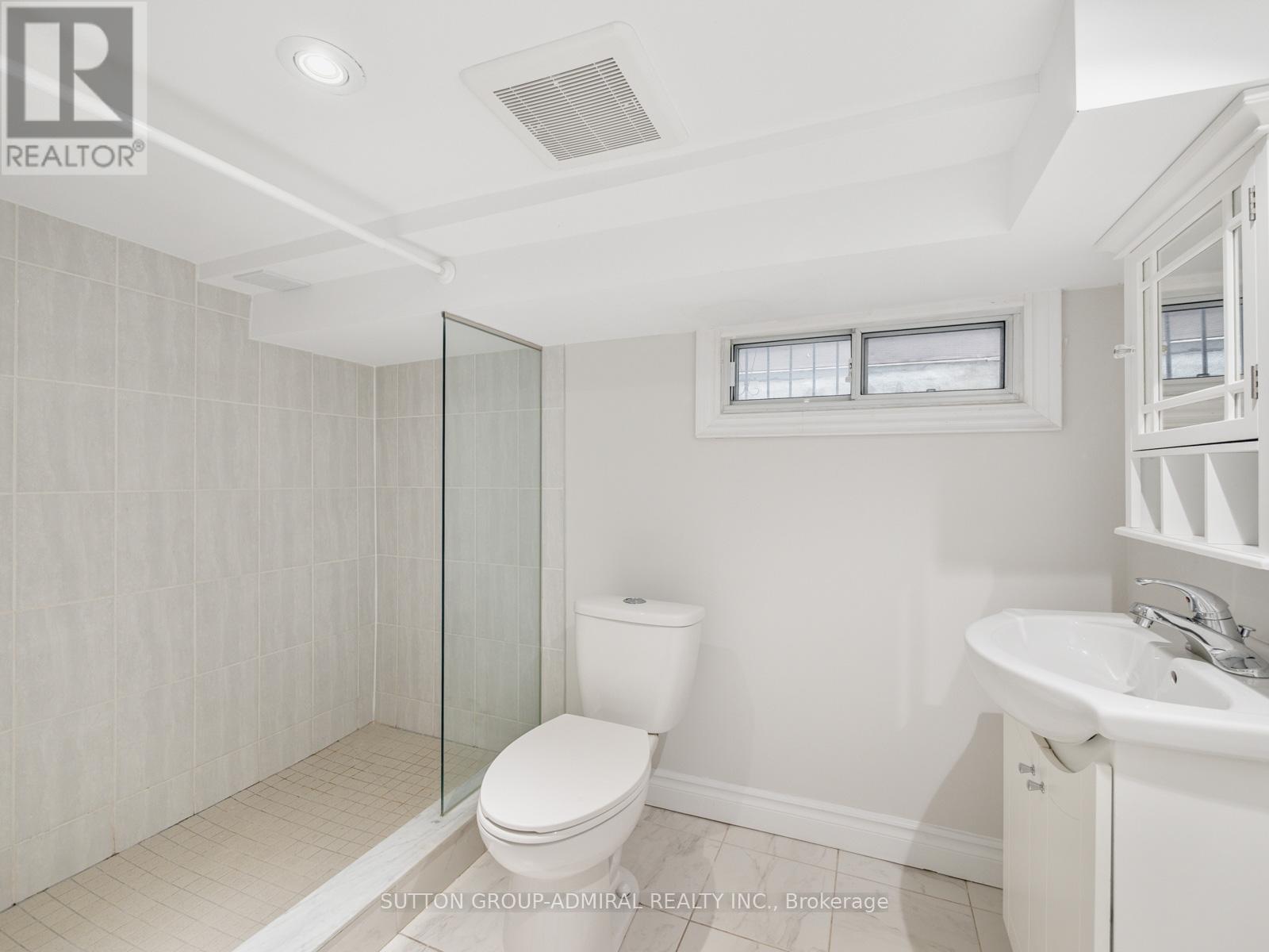 Photo 35 of 398 Crawford Street, Toronto ON