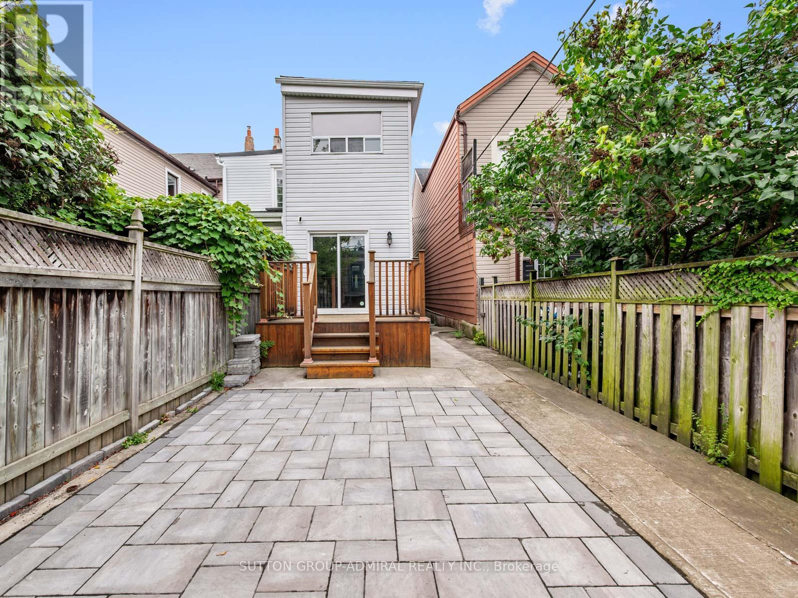 Photo 39 of 398 Crawford Street, Toronto ON