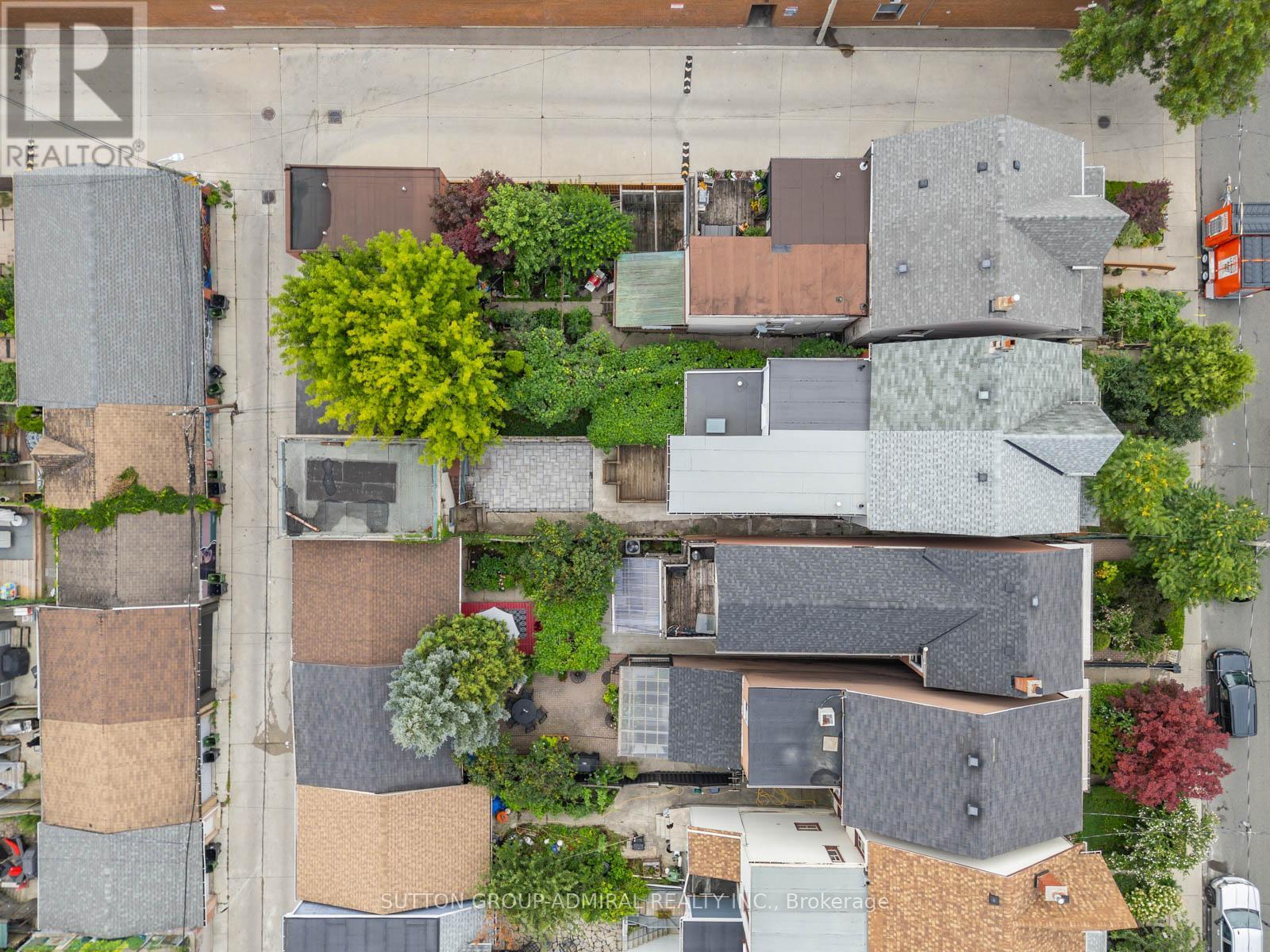 Photo 42 of 398 Crawford Street, Toronto ON