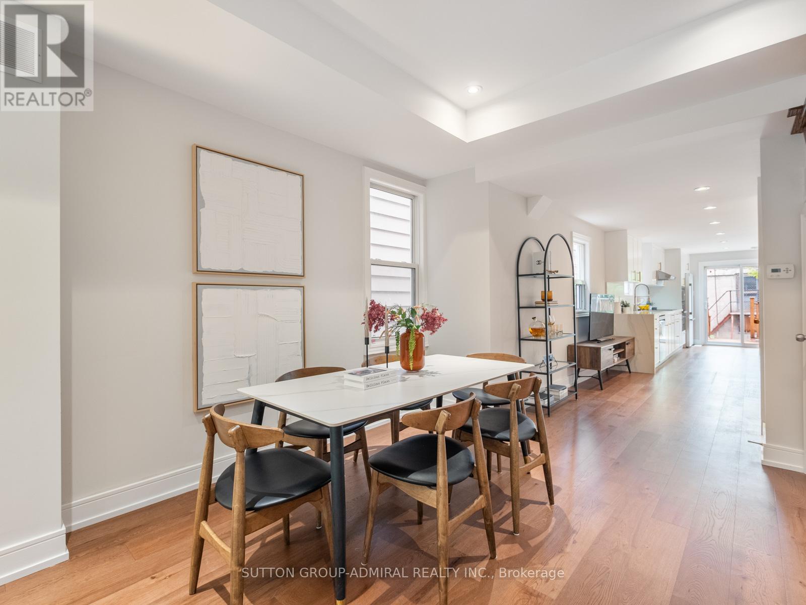 Photo 7 of 398 Crawford Street, Toronto ON