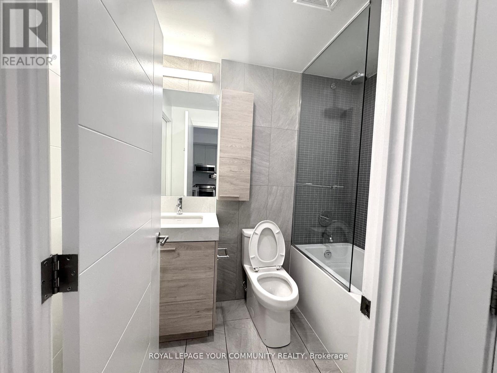 Photo 13 of 308 200 Redpath Avenue, Toronto ON