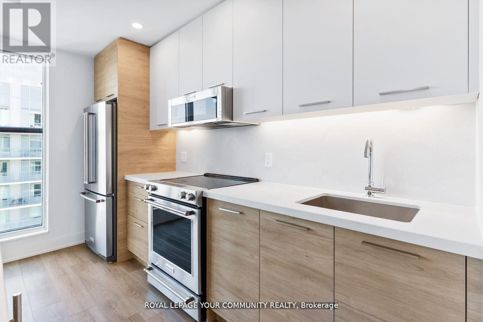 Photo 11 of 1007 200 Redpath Avenue, Toronto ON
