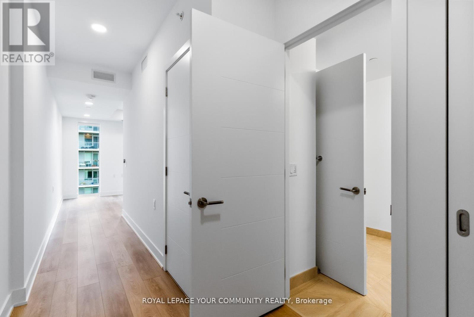 Photo 9 of 3310 200 Redpath Avenue, Toronto ON