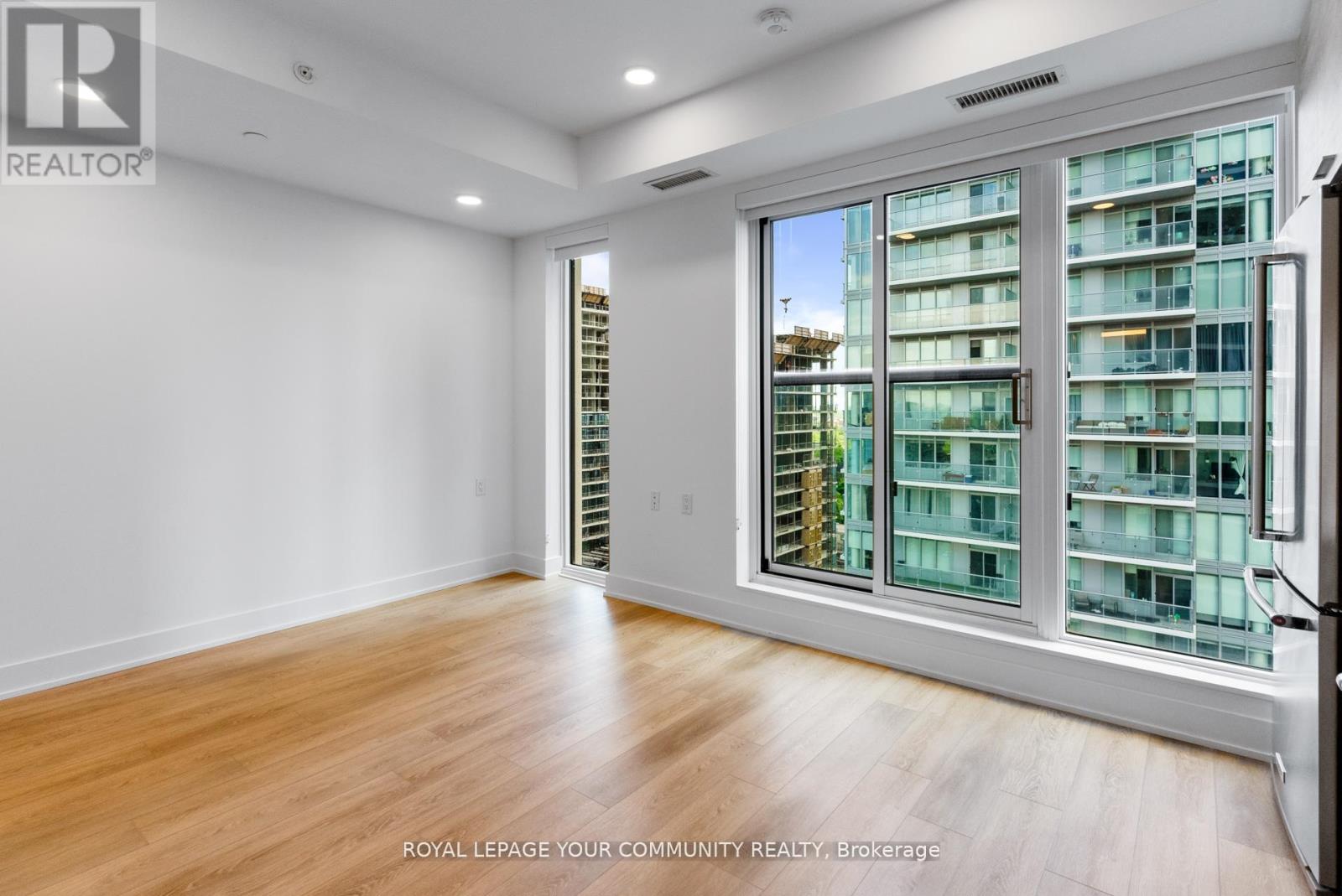 Photo 33 of 3310 200 Redpath Avenue, Toronto ON