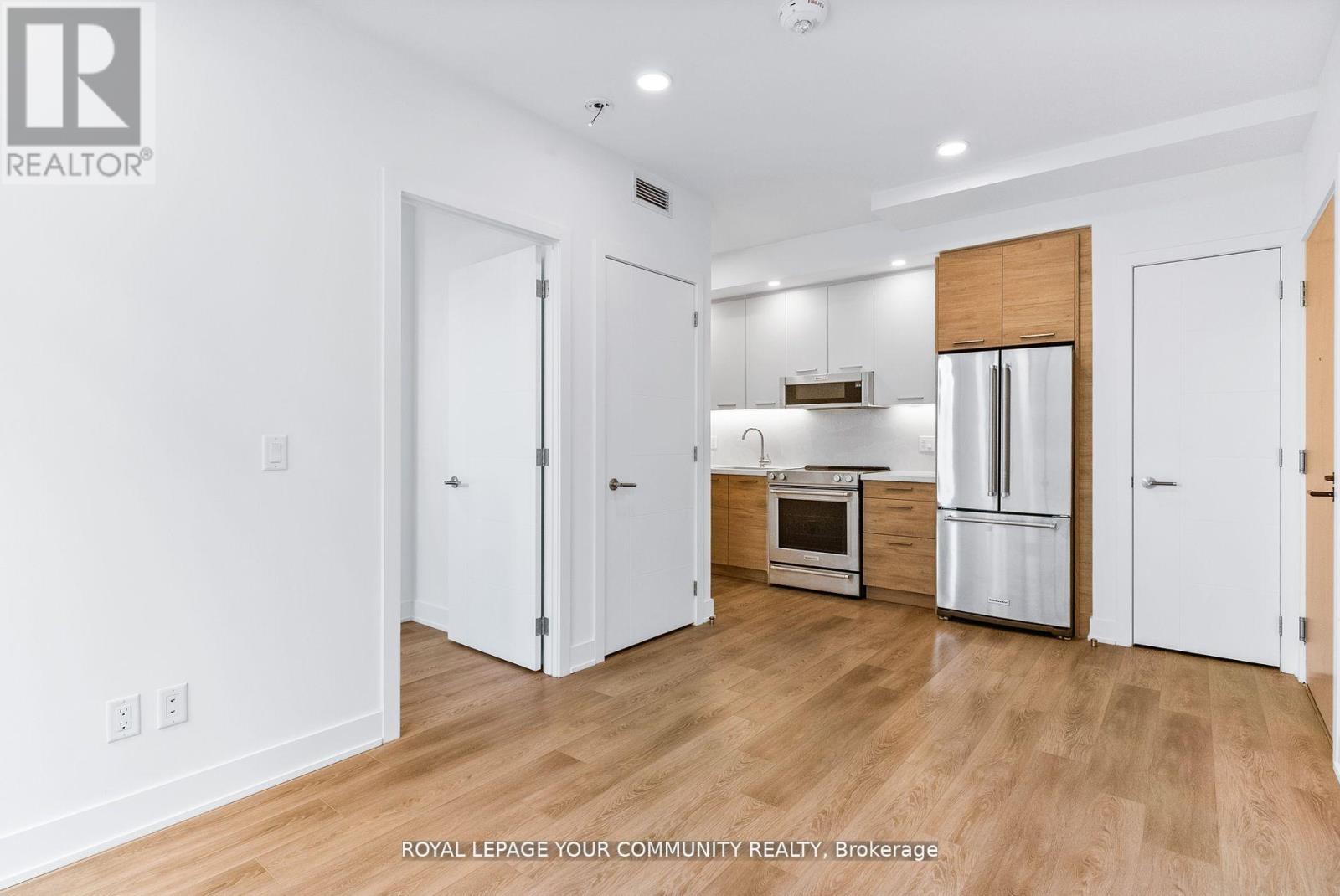 Photo 4 of 305 200 Redpath Avenue, Toronto ON