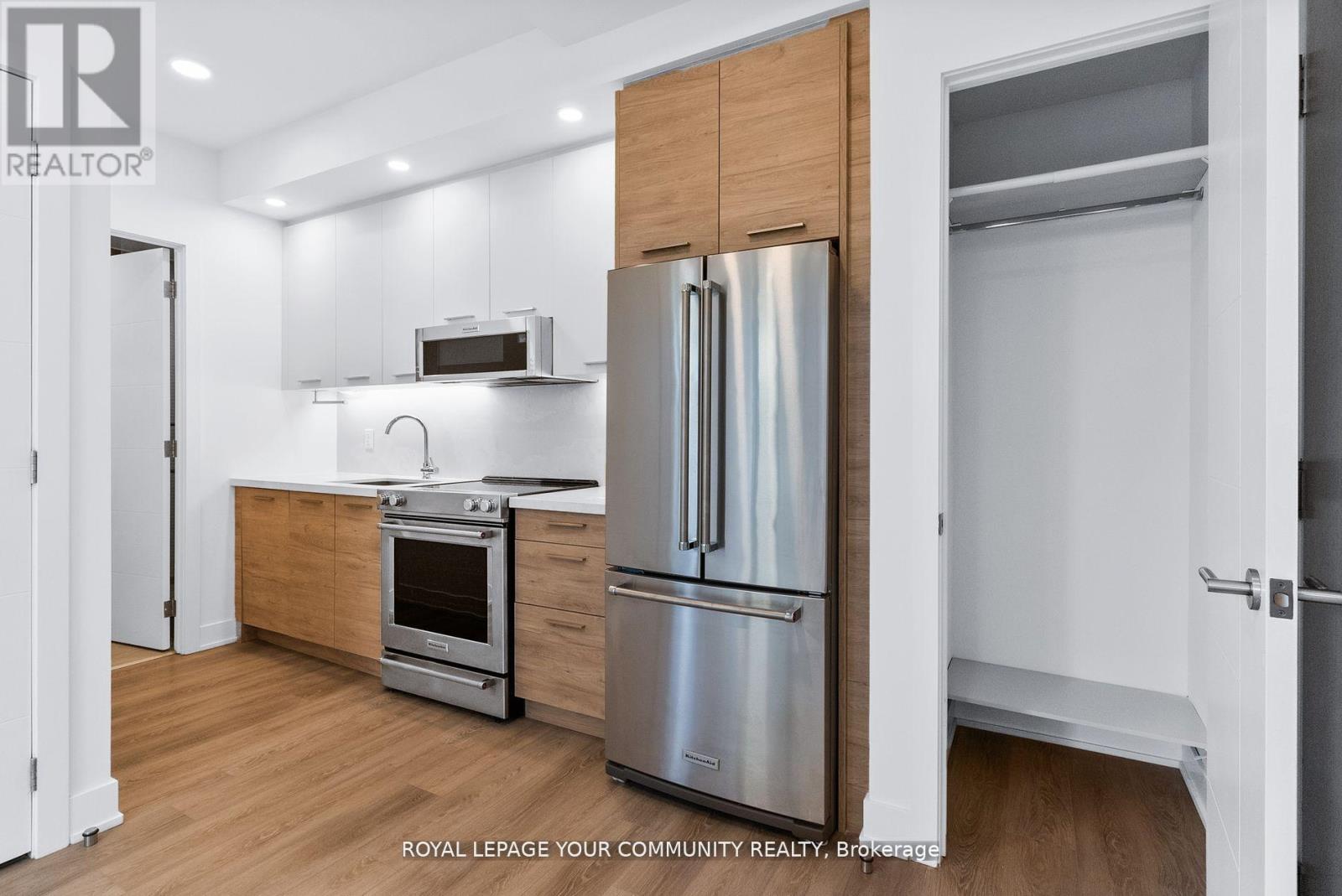 Photo 27 of 305 200 Redpath Avenue, Toronto ON