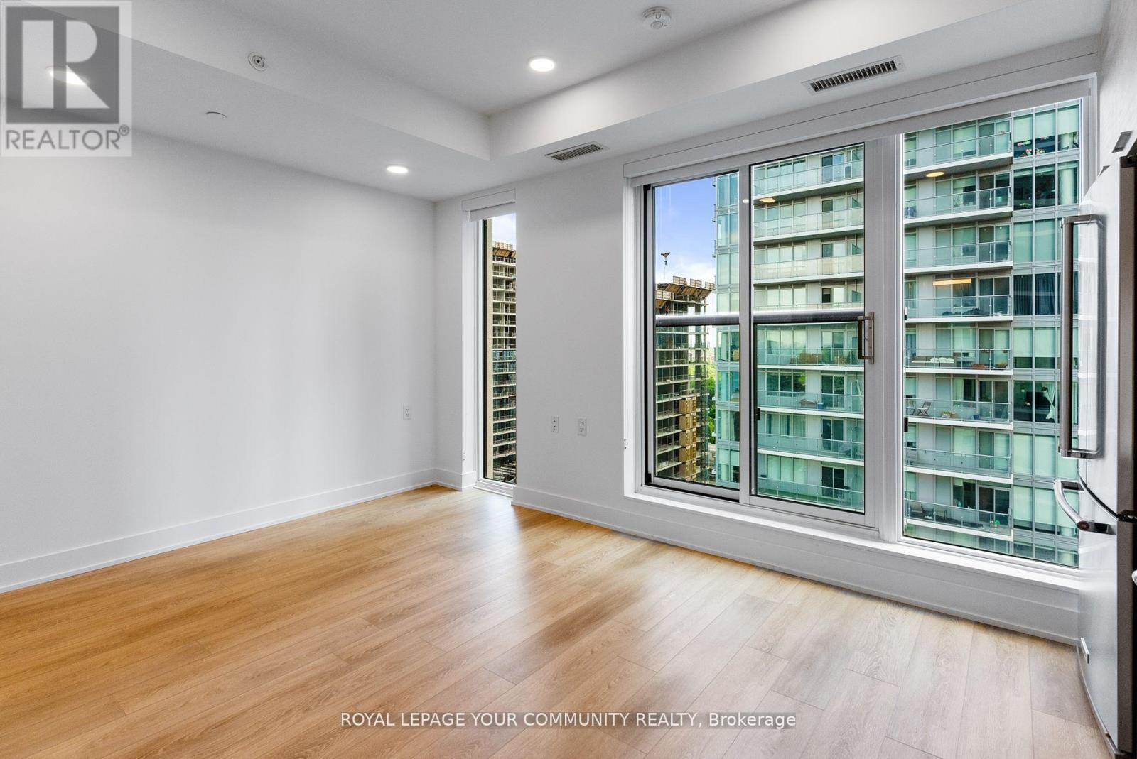 Photo 36 of 3306 200 Redpath Avenue, Toronto ON
