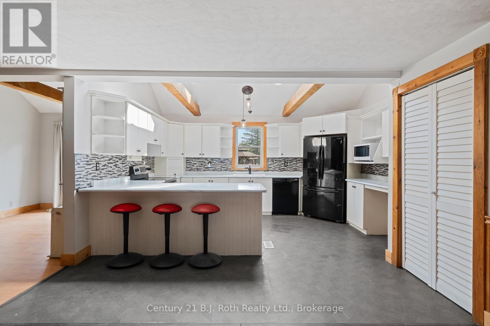 Photo 12 of 2377 Fraserburg Road, Bracebridge ON